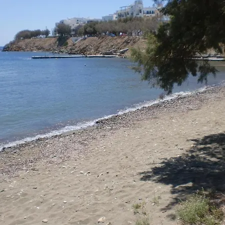 Nikoleta Penzion Tínos