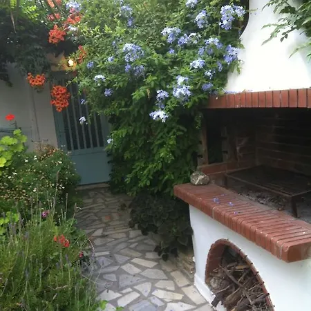 Nikoleta Гостевой дом 3*